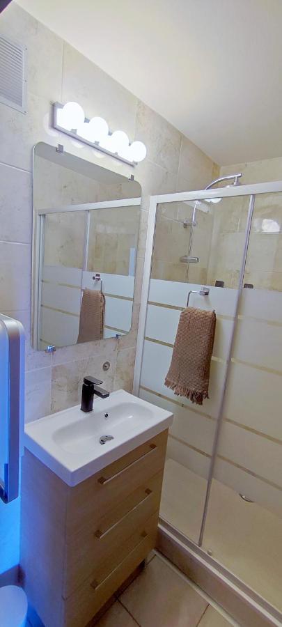 Michelet Studio Climatise Avec Balcon Et Parking Ferme مونبيلييه المظهر الخارجي الصورة